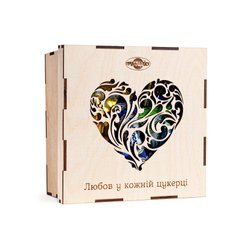 Набір цукерок "Любов у кожній цукерці" (дерев'яна коробка) – 500 г